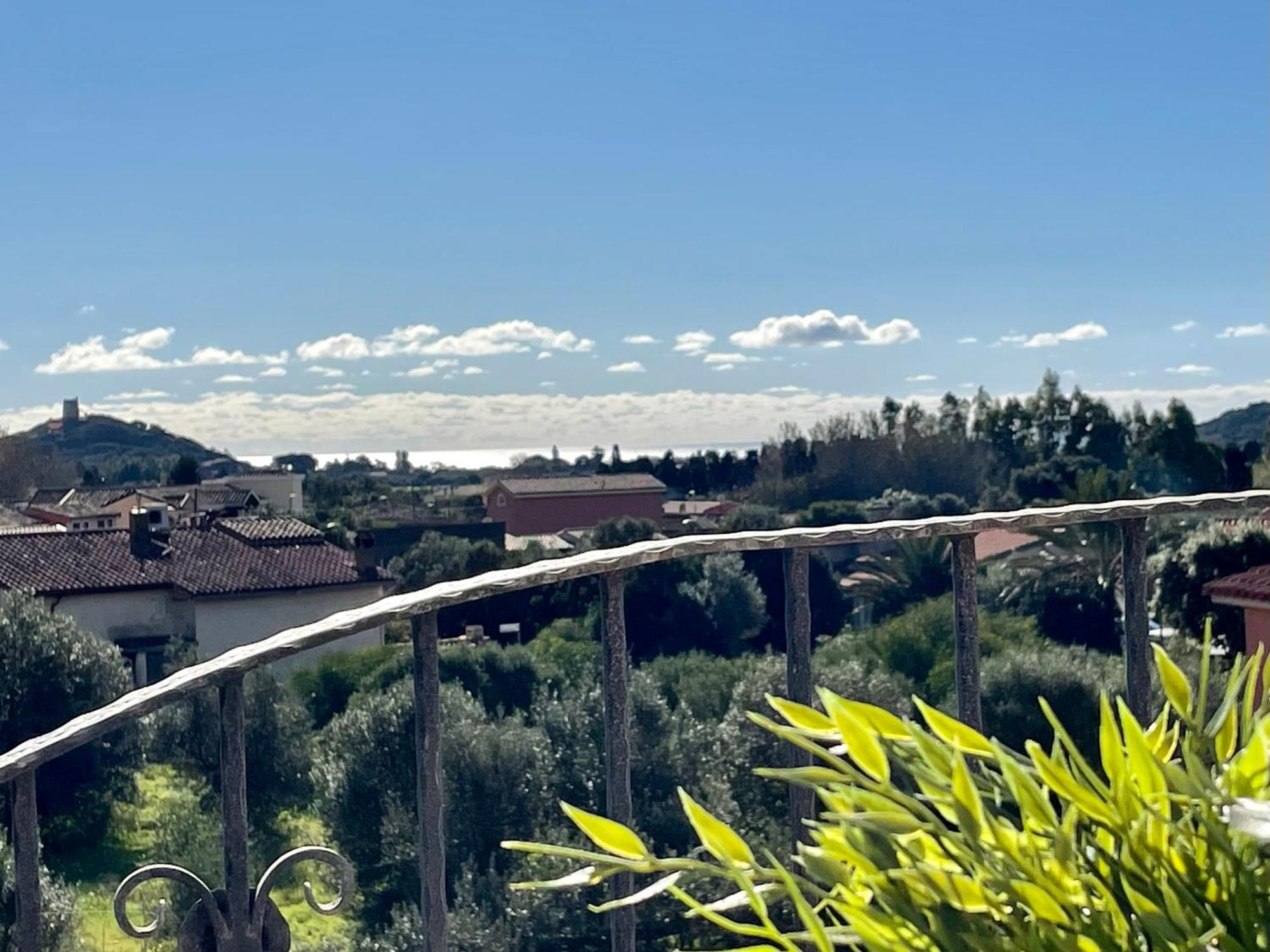 Casa Delle Farfalle Chia Exterior foto